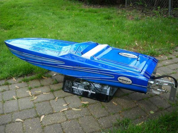 60″ Bonzi Skater Cat (Twin) RC Boat – Ready to Run - BZx4